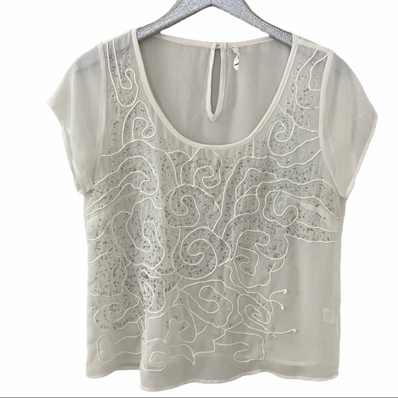 Willow & Clay Sheer White Blouse with Beaded Flower Design - Picture 2 of 13